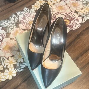 Jenn Ardor Elegant Black Pumps